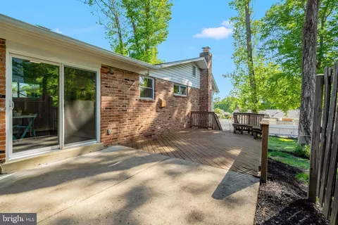 Exterior - 8909 Victoria Rd, Springfield, VA 22151 photo 6 of 8