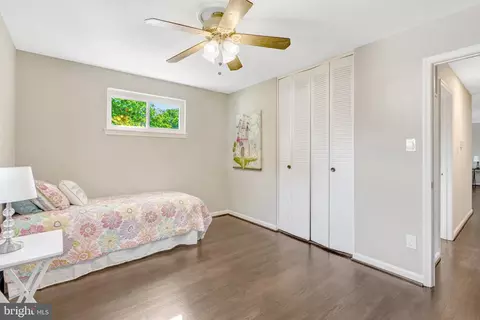 Bedroom - 8909 Victoria Rd, Springfield, VA 22151 photo 3 of 6