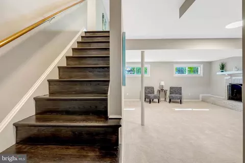 Entry Way - 8909 Victoria Rd, Springfield, VA 22151 photo 4 of 5