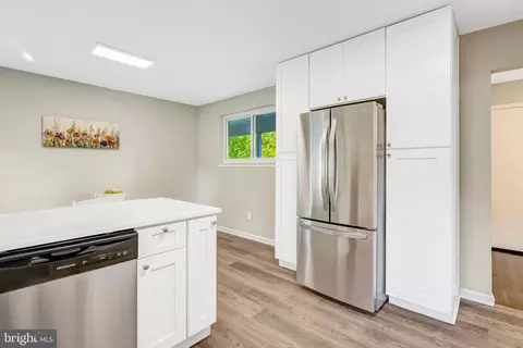 Kitchen - 8909 Victoria Rd, Springfield, VA 22151 photo 3 of 5