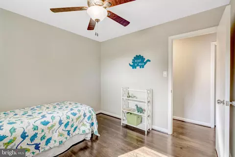 Bedroom - 8909 Victoria Rd, Springfield, VA 22151 photo 2 of 6
