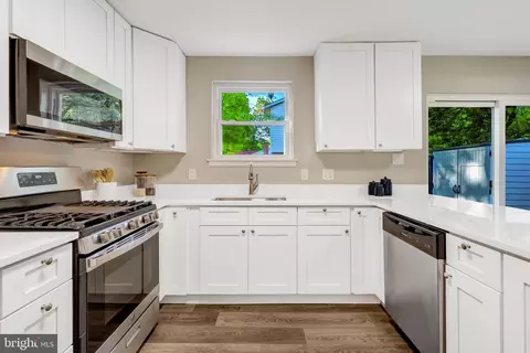 Kitchen - 8909 Victoria Rd, Springfield, VA 22151 photo 2 of 5