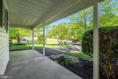 Exterior - 8909 Victoria Rd, Springfield, VA 22151 photo 2 of 8