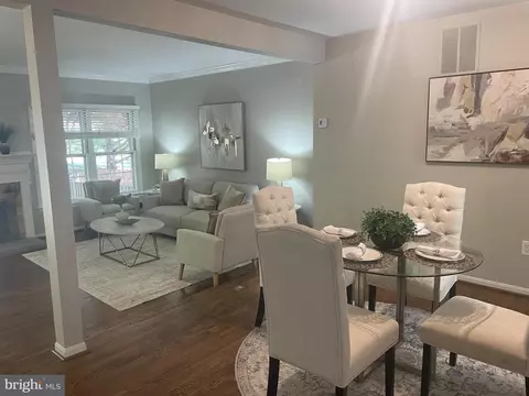 7422 Chummley Ct, Falls Church, VA 22043