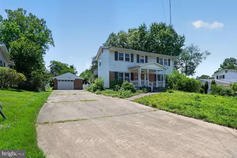 8337 Carnegie Dr, Vienna, VA 22180