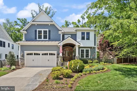 121 Tapawingo Rd SW, Vienna, VA 22180