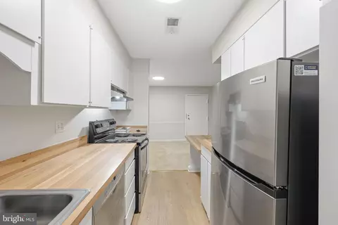 Kitchen - 5817 L Rexford Dr #798, Springfield, VA 22152 photo 1 of 1