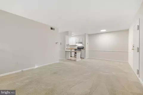 Living - 5817 L Rexford Dr #798, Springfield, VA 22152 photo 4 of 4