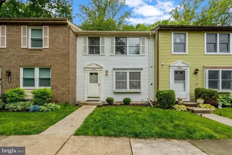 8254 Burning Forest Ct, Springfield, VA 22153