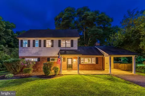 3447 Little Hunting Creek Dr, Alexandria, VA 22309