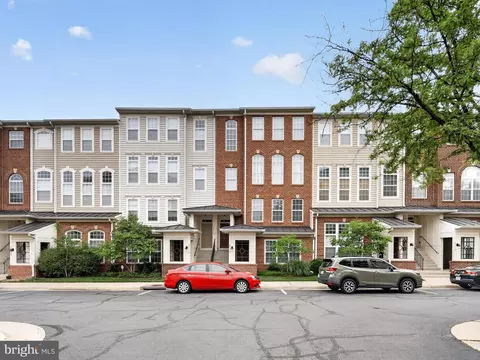 6055 A Wicker Ln #127, Centreville, VA 20121