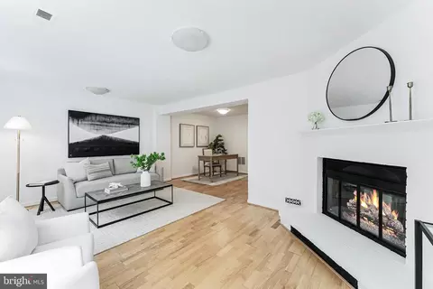 Living - 1654 Barnstead Dr, Reston, VA 20194 photo 5 of 8