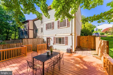Exterior - 1654 Barnstead Dr, Reston, VA 20194 photo 5 of 8