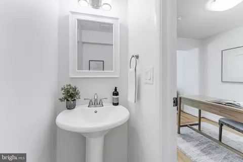 Entry Way - 1654 Barnstead Dr, Reston, VA 20194 photo 6 of 6