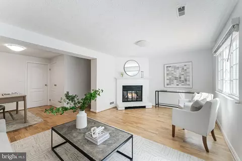 Living - 1654 Barnstead Dr, Reston, VA 20194 photo 6 of 8