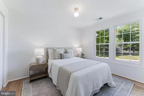Bedroom - 1654 Barnstead Dr, Reston, VA 20194 photo 6 of 10