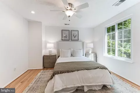 Bedroom - 1654 Barnstead Dr, Reston, VA 20194 photo 5 of 10