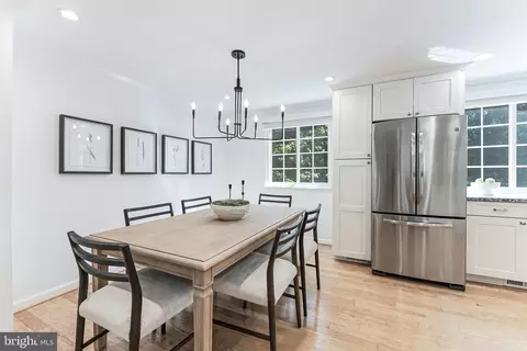 Dining - 1654 Barnstead Dr, Reston, VA 20194 photo 4 of 4