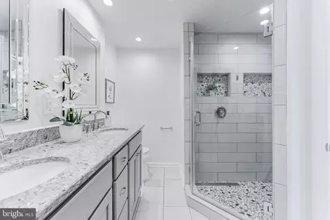 Bath - 1654 Barnstead Dr, Reston, VA 20194 photo 3 of 4