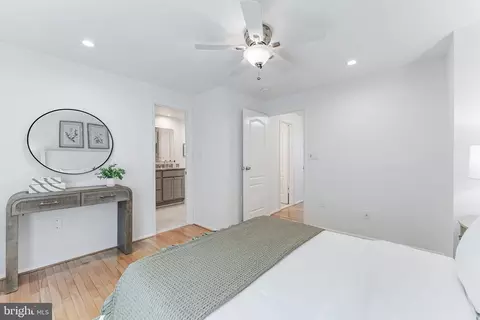 Bedroom - 1654 Barnstead Dr, Reston, VA 20194 photo 3 of 10