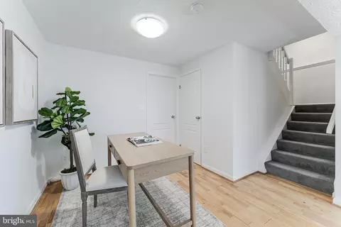 Entry Way - 1654 Barnstead Dr, Reston, VA 20194 photo 4 of 6