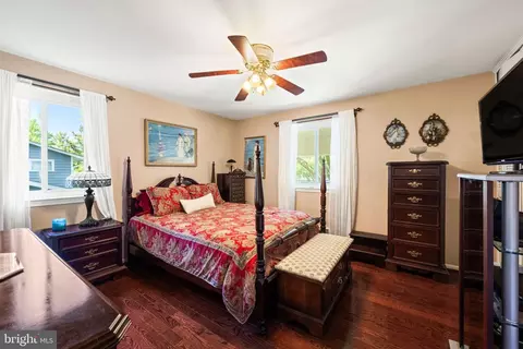 Bedroom - 6813 Landor Ln, Springfield, VA 22152 photo 1 of 5