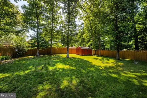 Exterior - 6813 Landor Ln, Springfield, VA 22152 photo 8 of 19