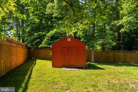 Exterior - 6813 Landor Ln, Springfield, VA 22152 photo 11 of 19