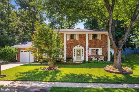 Exterior - 6813 Landor Ln, Springfield, VA 22152 photo 3 of 19