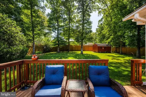 Exterior - 6813 Landor Ln, Springfield, VA 22152 photo 6 of 19