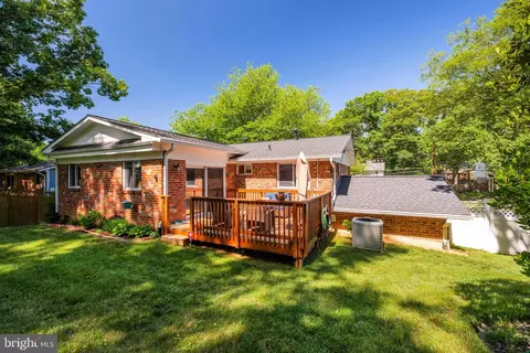 Exterior - 6813 Landor Ln, Springfield, VA 22152 photo 14 of 19
