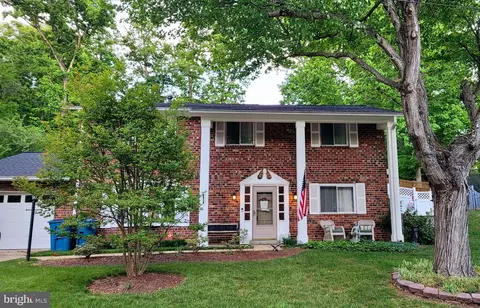 6813 Landor Ln, Springfield, VA 22152