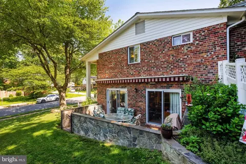 Exterior - 6813 Landor Ln, Springfield, VA 22152 photo 17 of 19
