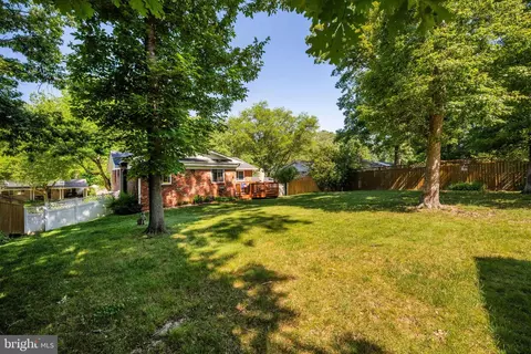 Exterior - 6813 Landor Ln, Springfield, VA 22152 photo 10 of 19