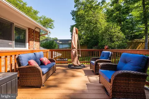 Exterior - 6813 Landor Ln, Springfield, VA 22152 photo 4 of 19