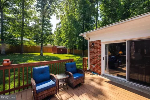 Exterior - 6813 Landor Ln, Springfield, VA 22152 photo 7 of 19