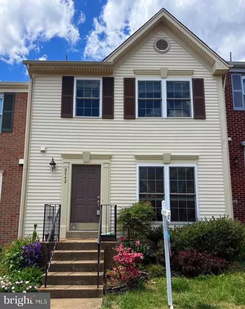 6742 Rockledge Pl, Centreville, VA 20121