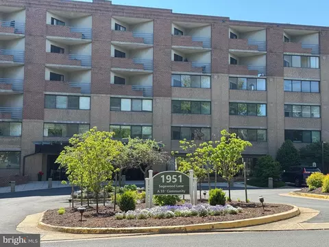 1951 Sagewood Ln #LC 2, Reston, VA 20191
