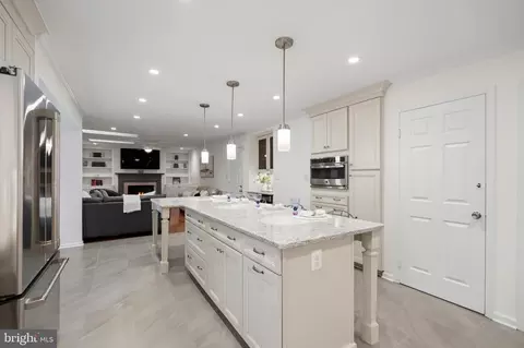 Kitchen - 7905 Belleflower Dr, Springfield, VA 22152 photo 5 of 7