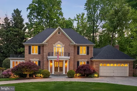 7905 Belleflower Dr, Springfield, VA 22152