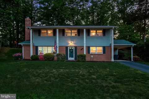 9122 Steven Irving Ct, Springfield, VA 22153