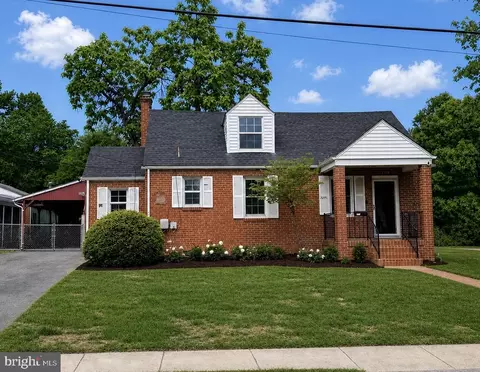 2716 Schooley Dr, Alexandria, VA 22306