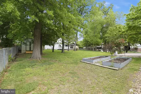 Exterior - 7168 Game Lord Dr, Springfield, VA 22153 photo 5 of 5