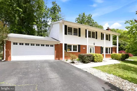 7168 Game Lord Dr, Springfield, VA 22153
