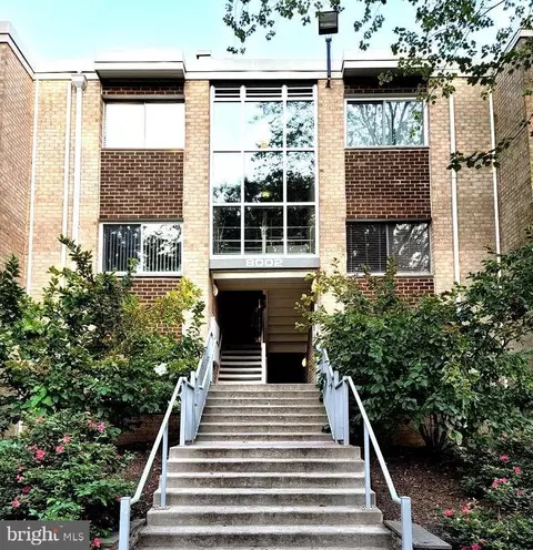 8006 Chanute Pl #17/4, Falls Church, VA 22042