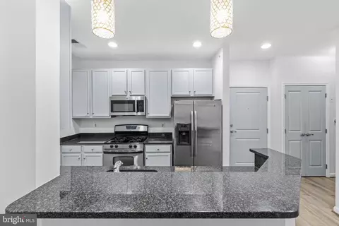 2655 Prosperity Ave #415, Fairfax, VA 22031