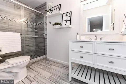 Bath - 11701 Newbridge Ct, Reston, VA 20191 photo 7 of 8