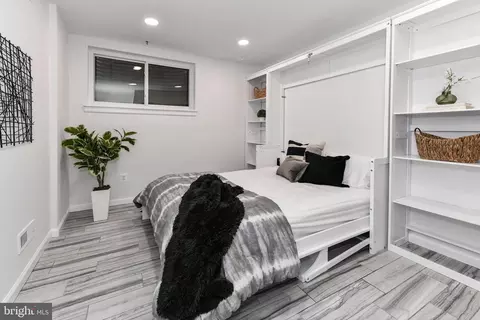 Bedroom - 11701 Newbridge Ct, Reston, VA 20191 photo 7 of 8