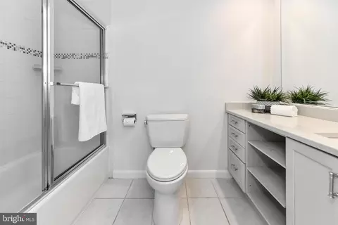 Bath - 11701 Newbridge Ct, Reston, VA 20191 photo 3 of 8