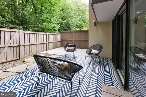 Exterior - 11701 Newbridge Ct, Reston, VA 20191 photo 5 of 10